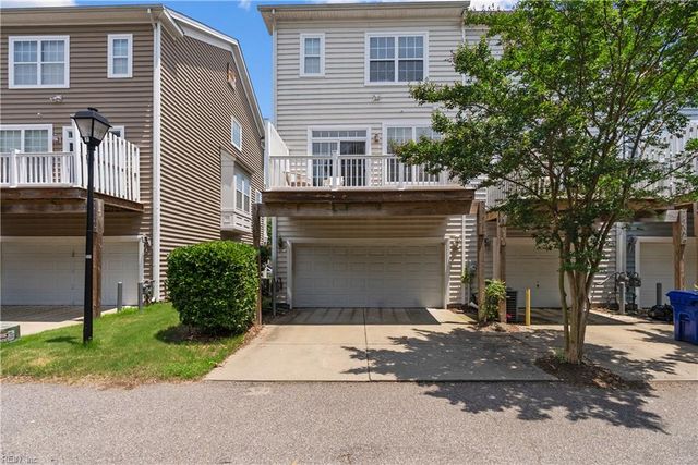 229 Tigerlilly DR, Portsmouth, VA 23701