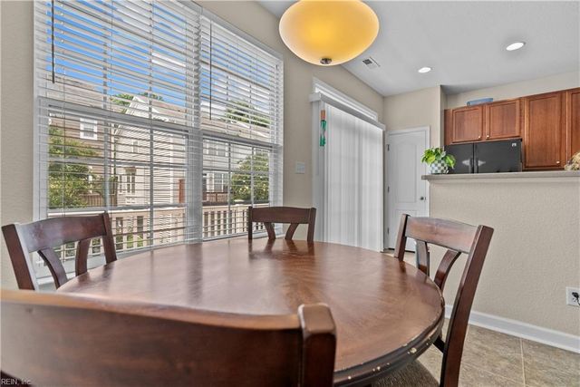 229 Tigerlilly DR, Portsmouth, VA 23701