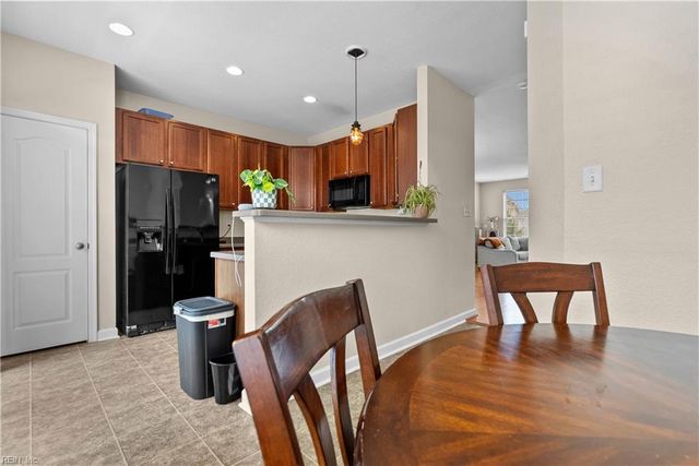 229 Tigerlilly DR, Portsmouth, VA 23701