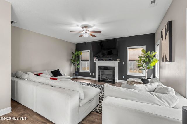 412 Pewter Court, Jacksonville, NC 28546