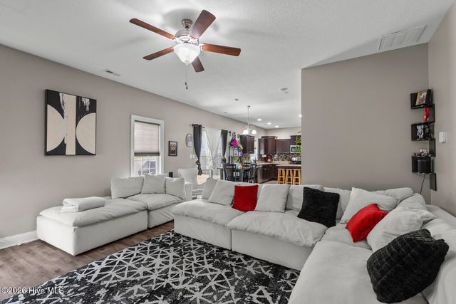 412 Pewter Court, Jacksonville, NC 28546