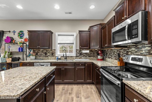 412 Pewter Court, Jacksonville, NC 28546