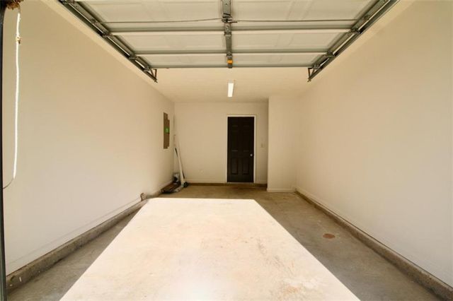 9515 Lakeview Road, Union City, GA 30291