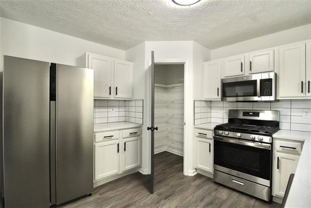 9515 Lakeview Road, Union City, GA 30291