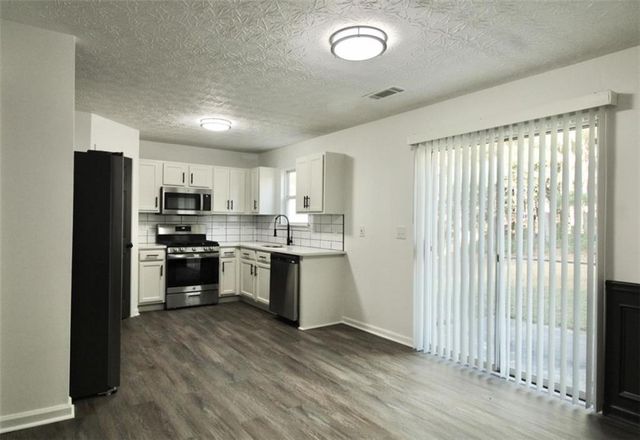 9515 Lakeview Road, Union City, GA 30291