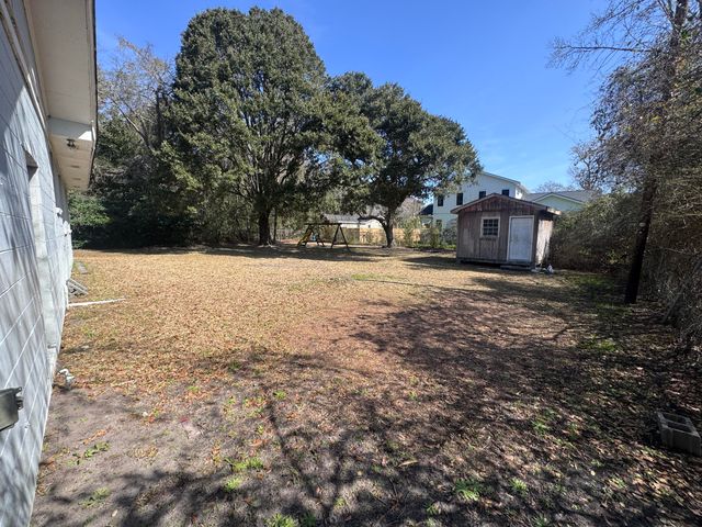 1438 Folly Road, Charleston, SC 29412