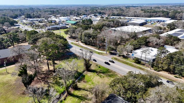 1438 Folly Road, Charleston, SC 29412