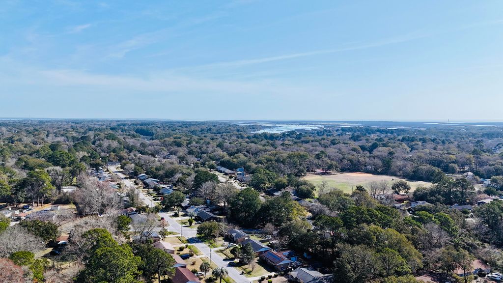 Image 15 of property listing at 1438 Folly Road, Charleston, SC 29412