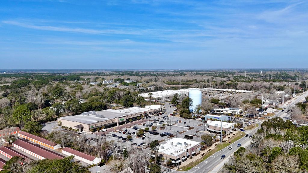 Image 6 of property listing at 1438 Folly Road, Charleston, SC 29412