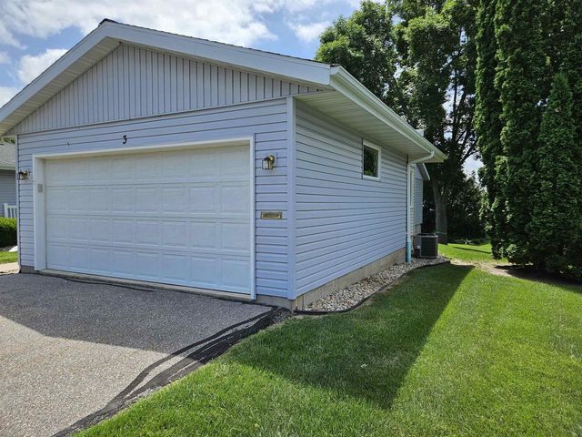 1720 Elizabeth Street, Baraboo, WI 53913