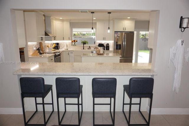 10350 SW 16th St 0, Miami, FL 33165