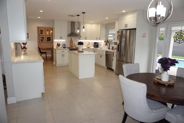 10350 SW 16th St 0, Miami, FL 33165