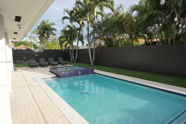 10350 SW 16th St 0, Miami, FL 33165