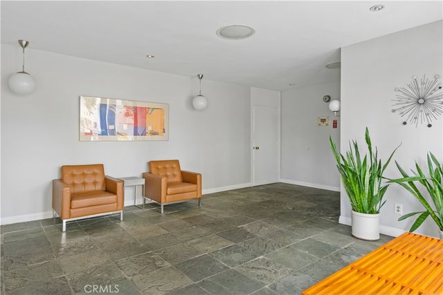 320 S Gramercy Place 302, Los Angeles, CA 90020