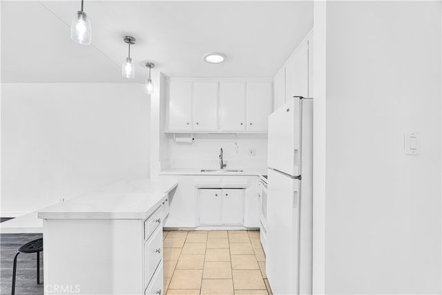 320 S Gramercy Place 302, Los Angeles, CA 90020