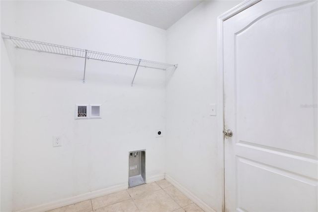 2465 BEGONIA STREET, Mascotte, FL 34753