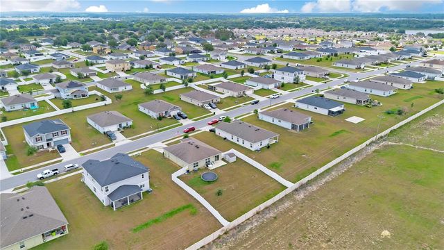 2465 BEGONIA STREET, Mascotte, FL 34753