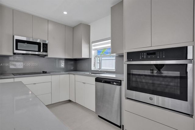 1010 N 16th Avenue, Hollywood, FL 33020