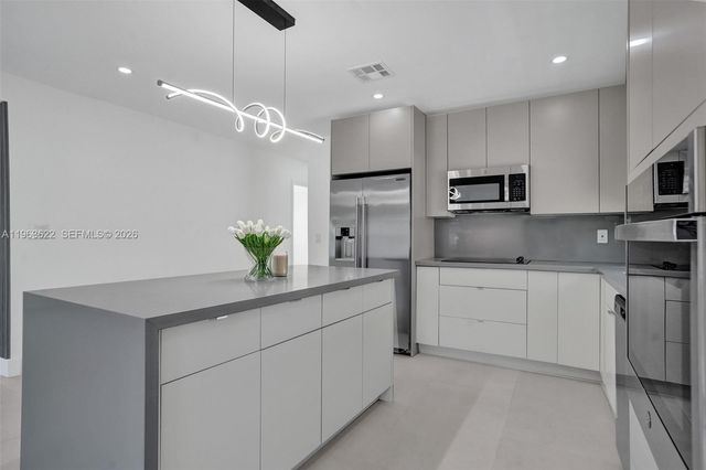 1010 N 16th Avenue, Hollywood, FL 33020