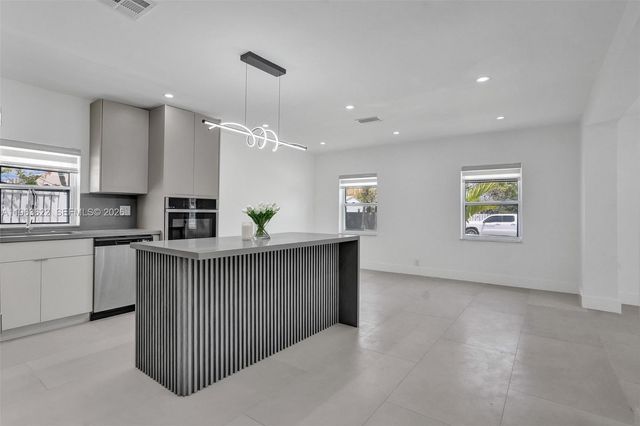 1010 N 16th Avenue, Hollywood, FL 33020