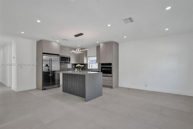 1010 N 16th Avenue, Hollywood, FL 33020