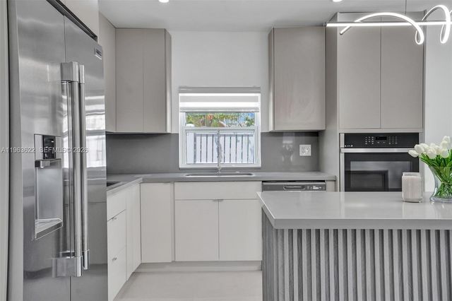 1010 N 16th Avenue, Hollywood, FL 33020