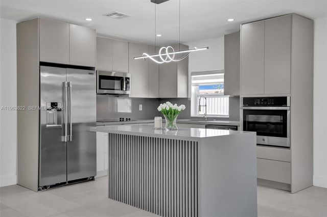 1010 N 16th Avenue, Hollywood, FL 33020