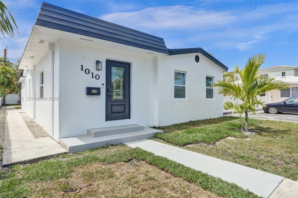 1010 N 16th Avenue, Hollywood, FL 33020