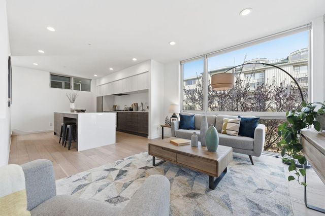 857 857 W Grand Ave, Oakland, CA 94607