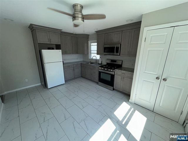 49 7th Avenue 2, Hawthorne, NJ 07506