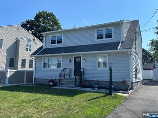 49 7th Avenue 2, Hawthorne, NJ 07506