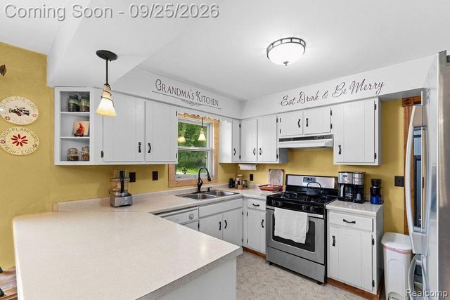 6776 Farley Road, Putnam Township, MI 48169