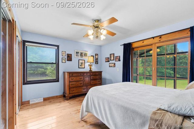 6776 Farley Road, Putnam Township, MI 48169