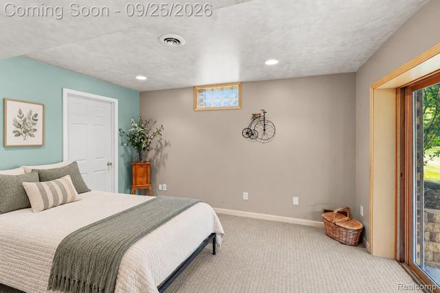 6776 Farley Road, Putnam Township, MI 48169