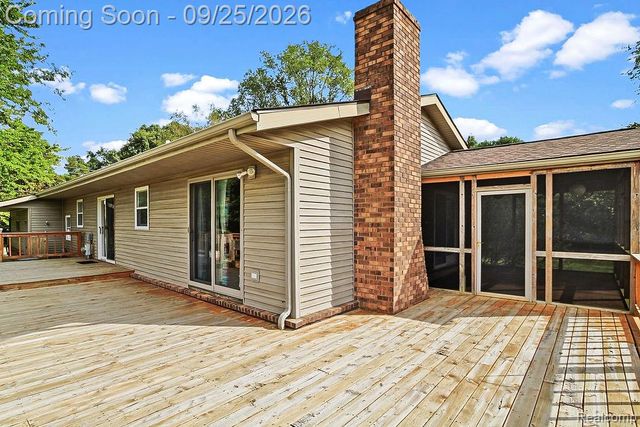 6776 Farley Road, Putnam Township, MI 48169