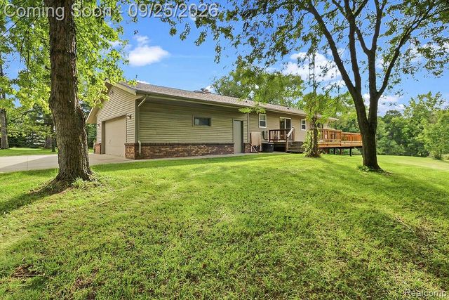 6776 Farley Road, Putnam Township, MI 48169
