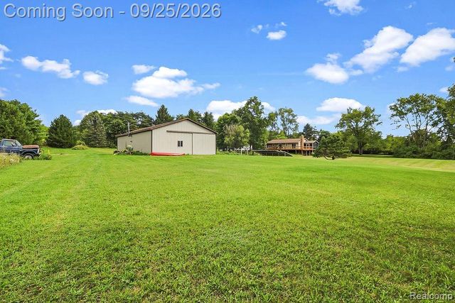 6776 Farley Road, Putnam Township, MI 48169
