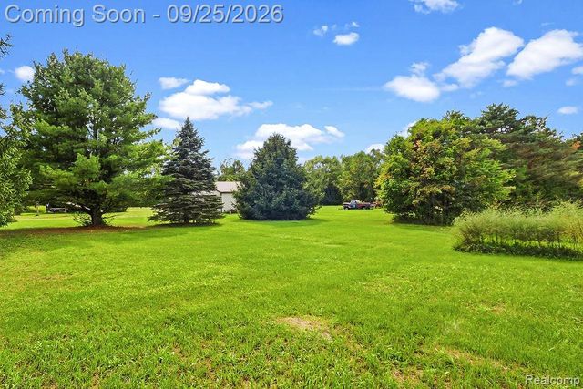6776 Farley Road, Putnam Township, MI 48169