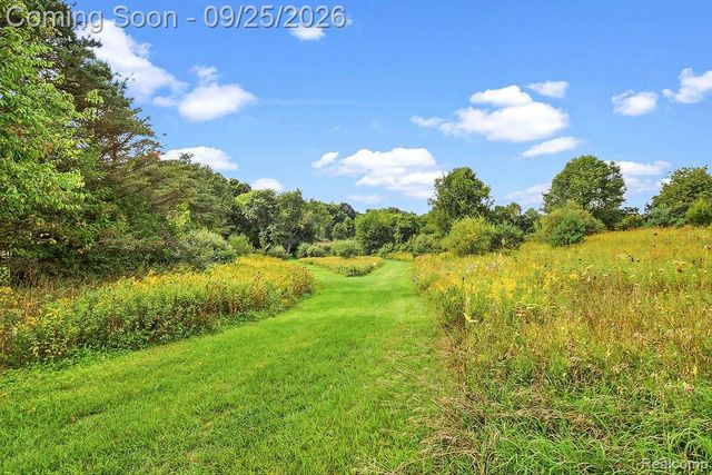 6776 Farley Road, Putnam Township, MI 48169