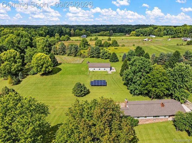 6776 Farley Road, Putnam Township, MI 48169