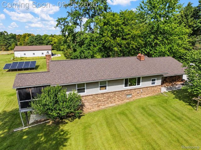 6776 Farley Road, Putnam Township, MI 48169