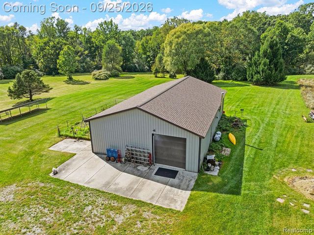 6776 Farley Road, Putnam Township, MI 48169