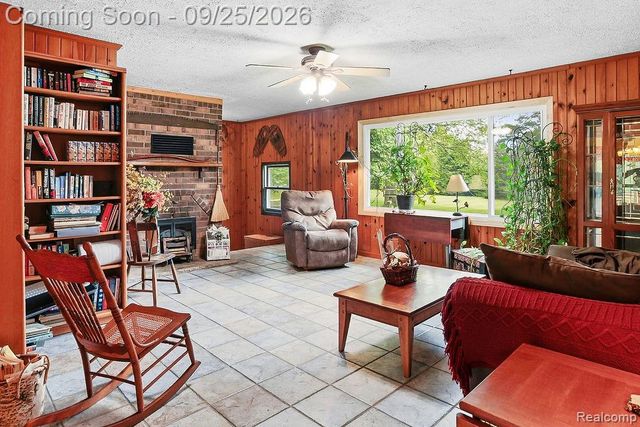 6776 Farley Road, Putnam Township, MI 48169