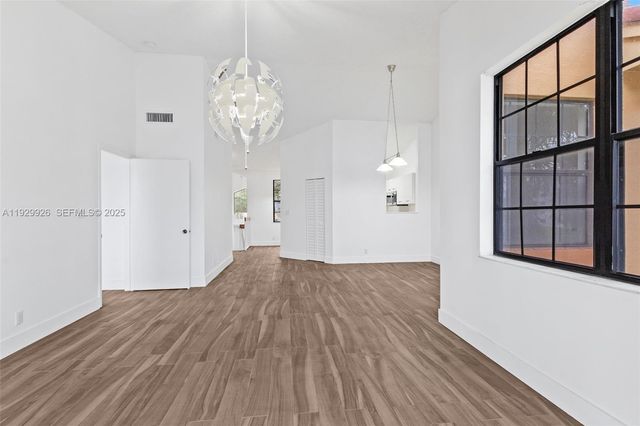 15569 N Miami Lakeway N 205-16, Miami Lakes, FL 33014