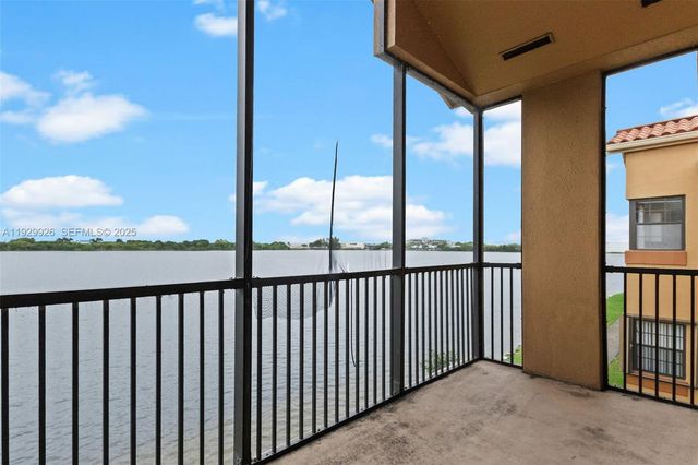 15569 N Miami Lakeway N 205-16, Miami Lakes, FL 33014