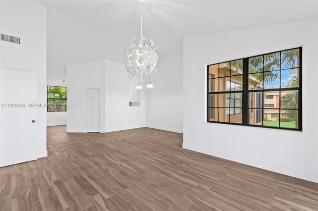 15569 N Miami Lakeway N 205-16, Miami Lakes, FL 33014