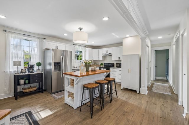 3236 Briarwick Dr, Nashville, TN 37218