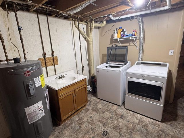 424 BILLINGS AVENUE, Medford, WI 54451