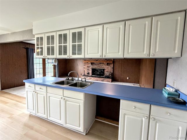 8079 Farley Road, Putnam Township, MI 48169
