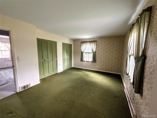 8079 Farley Road, Putnam Township, MI 48169